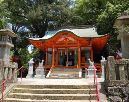 龍馬ら志士達が頻繁に参詣した若宮稲荷神社。亀山社中跡近辺にある。